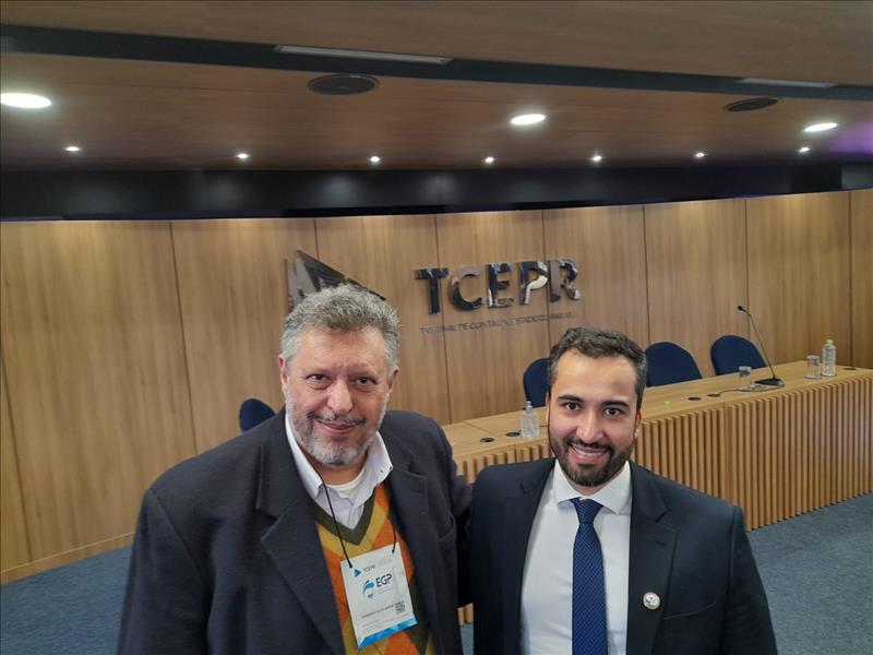 O auditor de Controle Externo e coordenador do GT BIM do TCMSP, Fernando Celso Morini; e o diretor do Instituto Brasileiro de Auditoria de Obras Públicas (Ibraop), Paulo Daschevi.