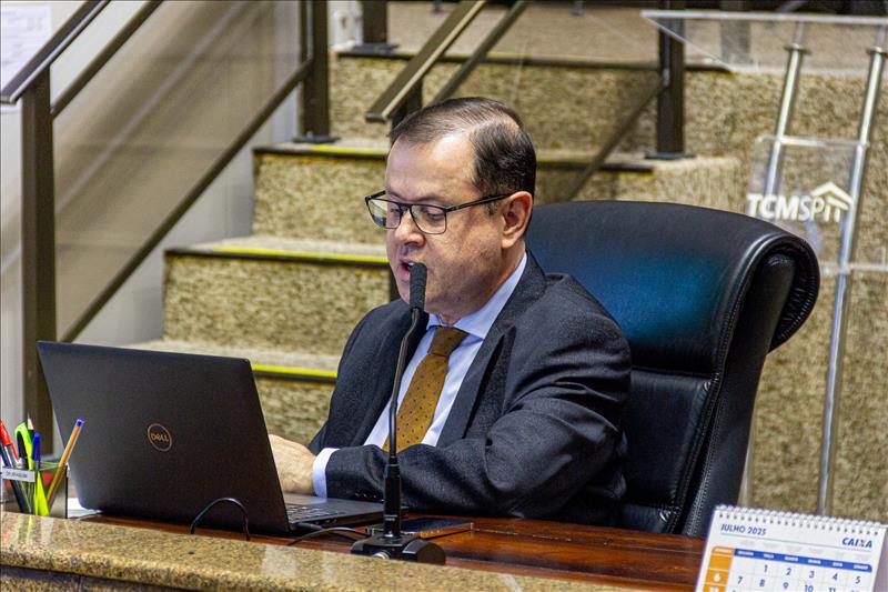 O conselheiro Roberto Braguim solicitou acompanhamento contínuo dos setores de Transporte, Saúde e do programa "Atende Mais"